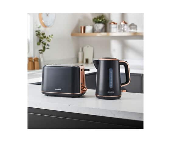 Grey and copper outlet kettle